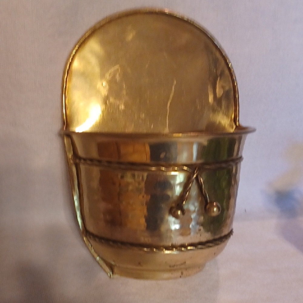 Gold Planter with Green Foliage Home Interior Wall Planter Copper - Picture 3 of 6